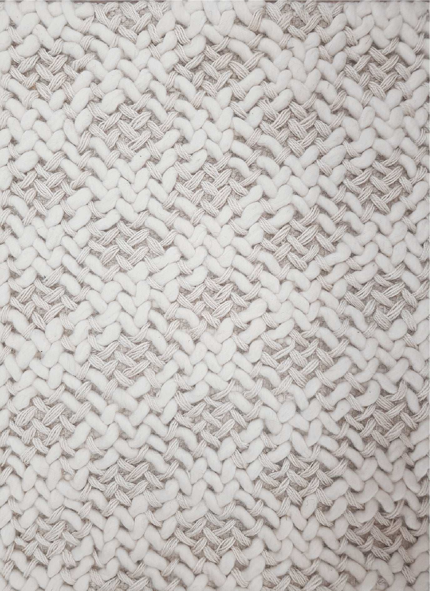 Alfombra Coco | Hecha a Mano en Lana de Nueva Zelanda | Estilo Nórdico y Técnica de Trenzado by Kaymanta, elaboración orgánica.