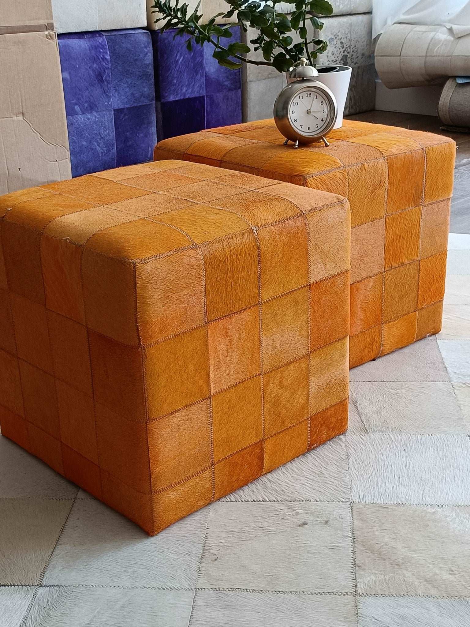 Luxury handmade genuine leather ottoman by Kaymanta by Kaymanta, elaboración orgánica.