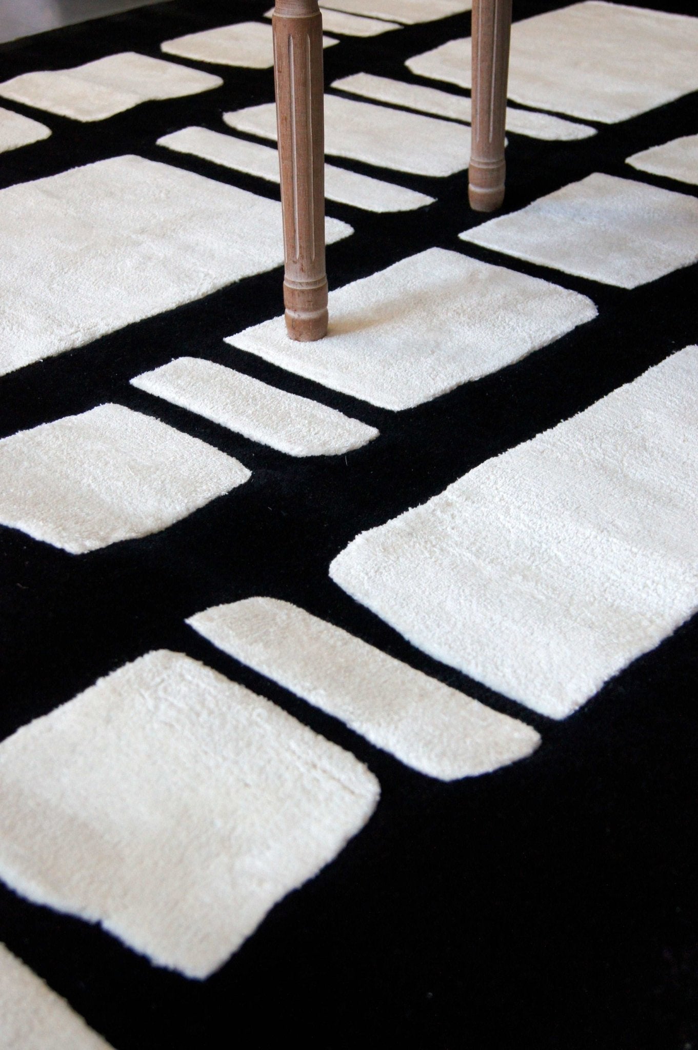 Pierre Rug | Design by Pablo Erroz | Customizable in 1400 Colors by Kaymanta, elaboración orgánica.